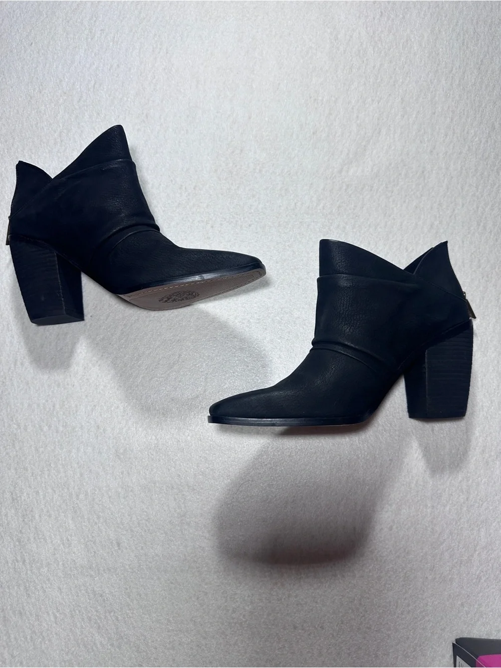 New in box Vince Camuto Black Pointed Toe with Stacked Heel Ainsley size 9.5
